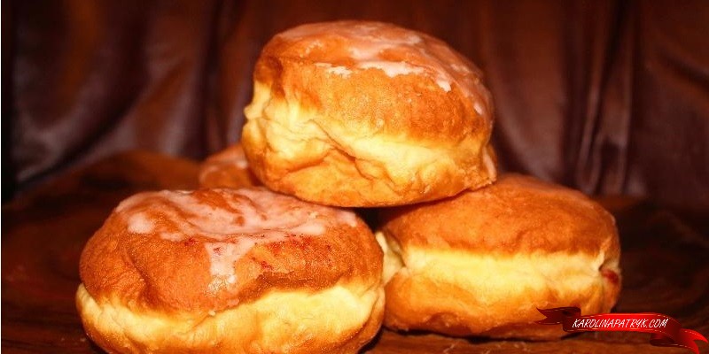 Polish round donuts