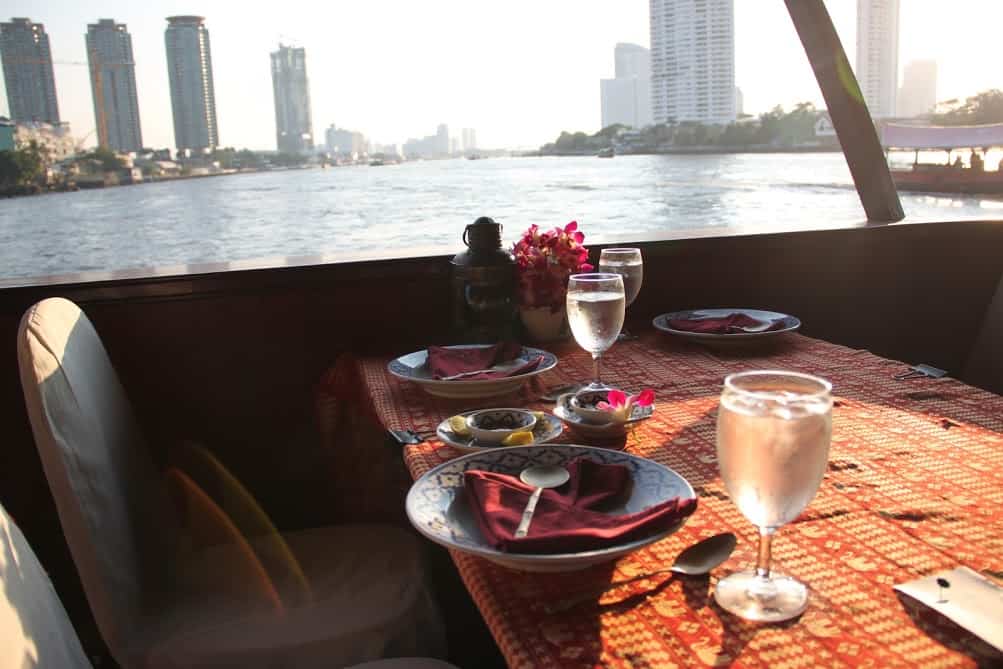 Loy Nava dinner cruise Bangkok night