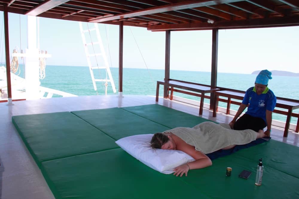 Massage sur le bateau spa de Phuket