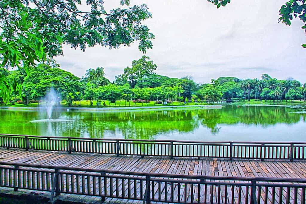 Kandawgyi Lake