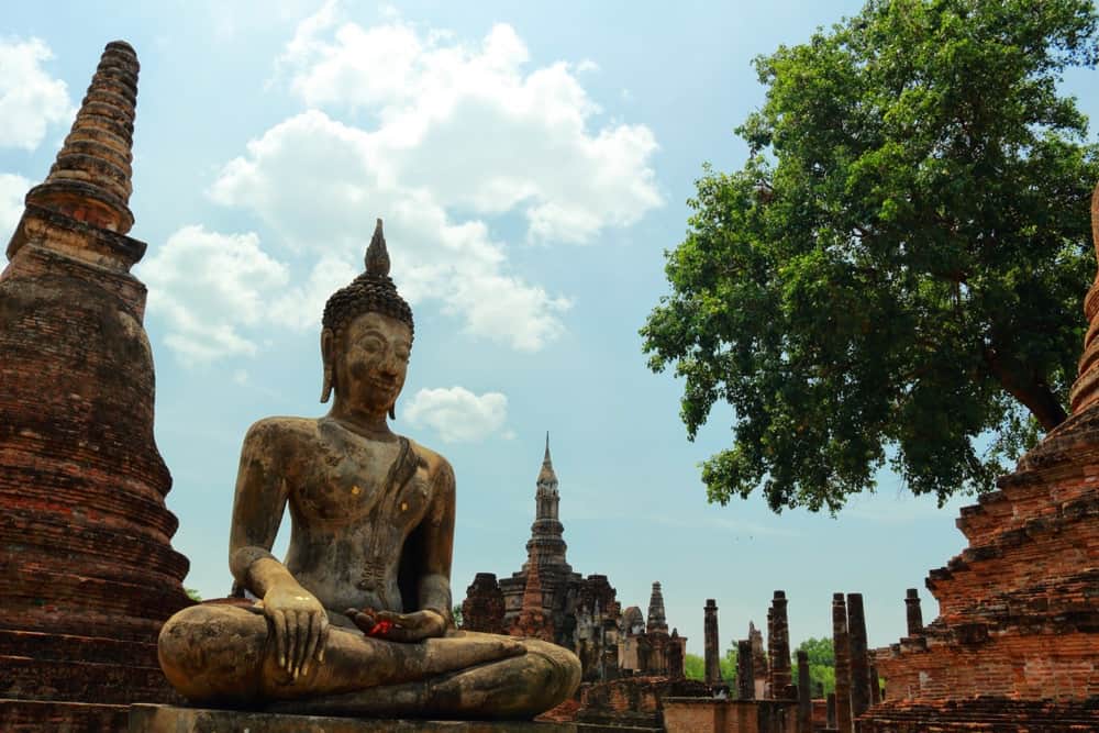 Want to take the best photos of Thailand? Head to Sukhothai Historical Park!