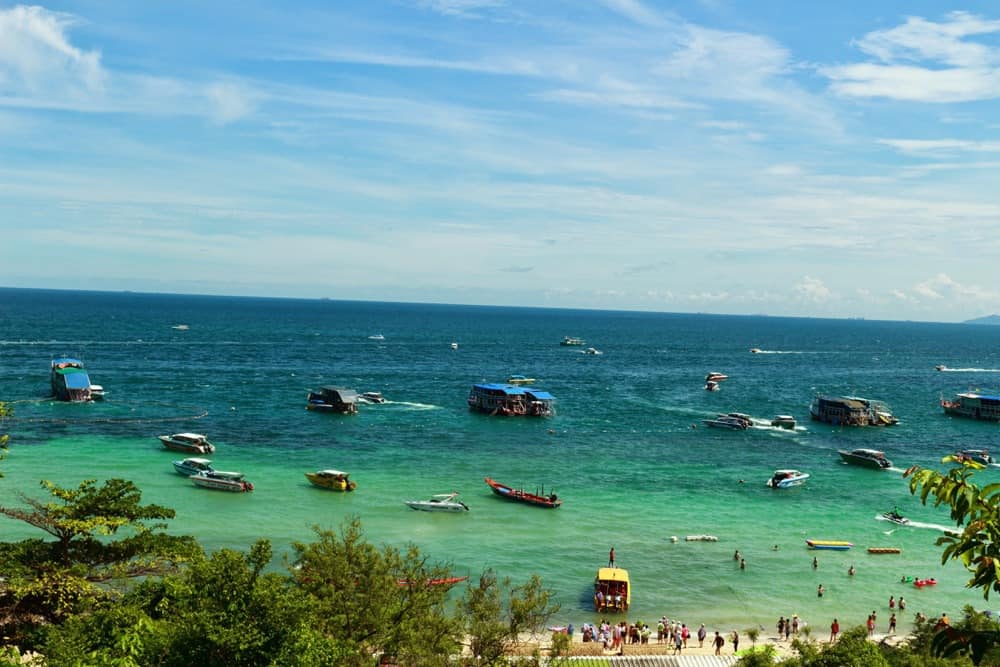 Crystal clear sea water of Koh Larn island