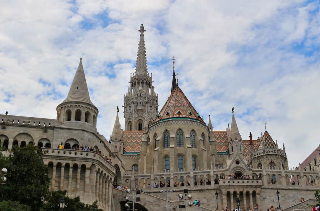 Fisherman's Bastion Boedapest blauwe hemel