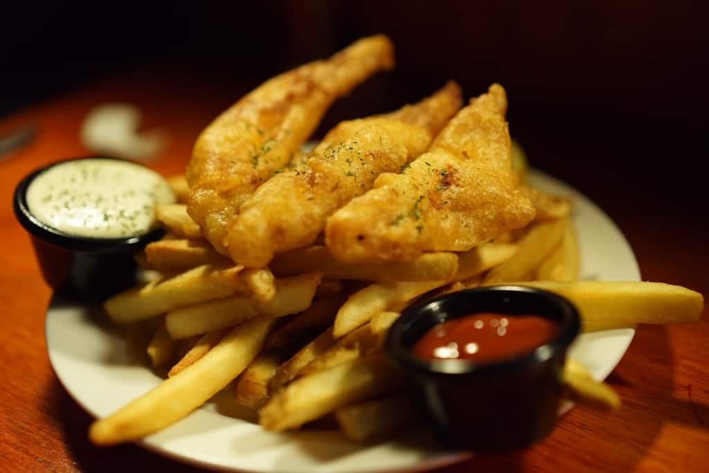 Wissenswertes Australien: Fish and Chips im Bierteig sind hierzulande ein beliebtes Fast Food.