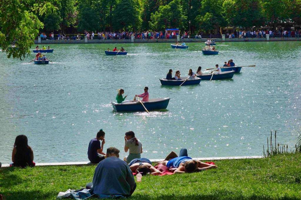 Retiro Park boat