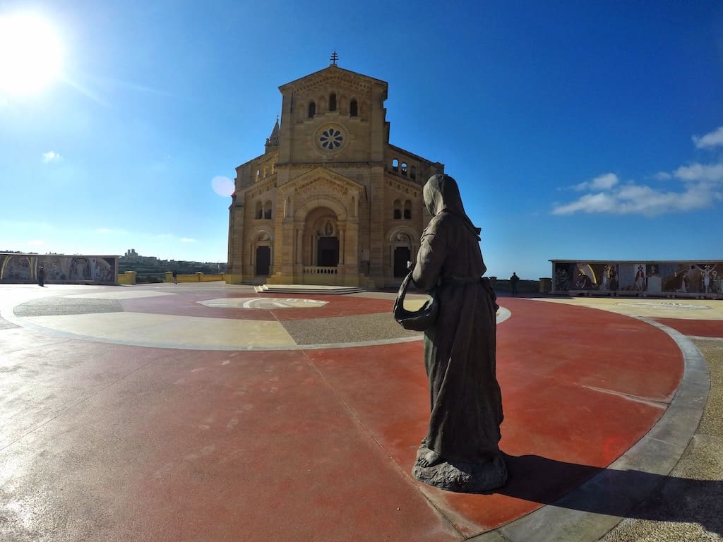 ta'pinu basilica statue station of the cross