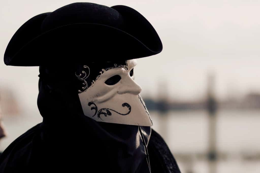 Venice mask black white