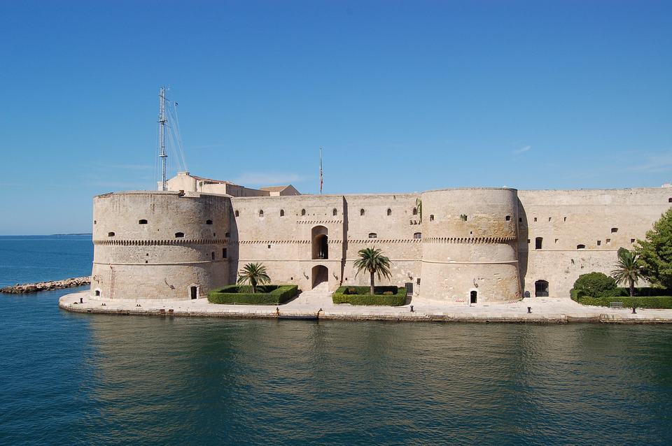 Castillo de Aragón en Tarento