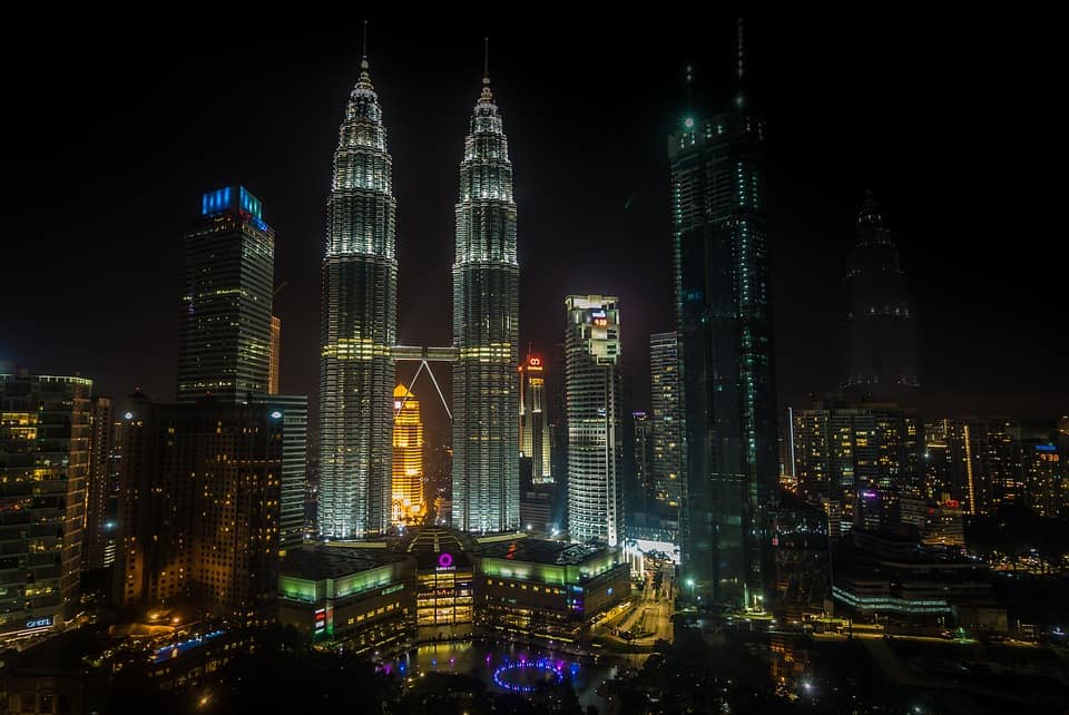 Petronas Towers Malaysia sind die höchsten Zwillingstürme