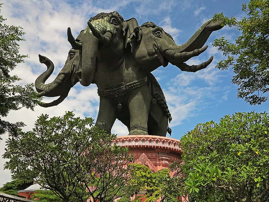 Weirdest Temples In Thailand You Won't Believe Actually Exist!